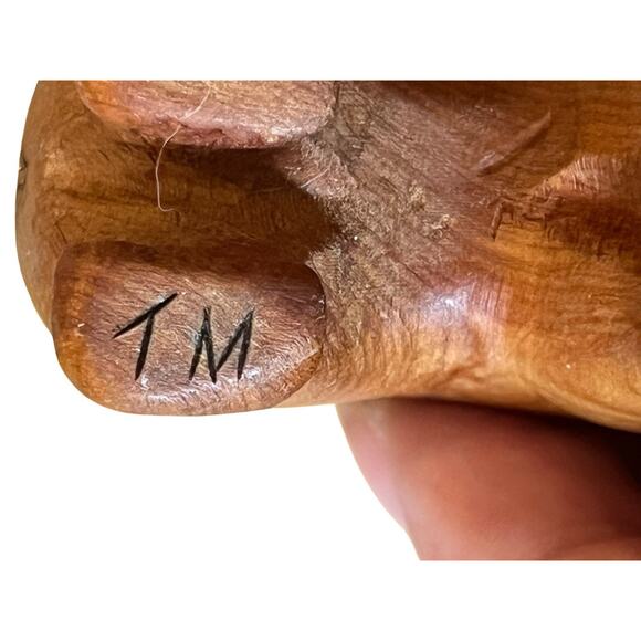 Native American Wooden Hand Carved Bear Signed T.M. 3.5” Long Fetish - Picture 7 of 7